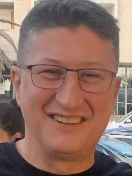  Enes  Đono