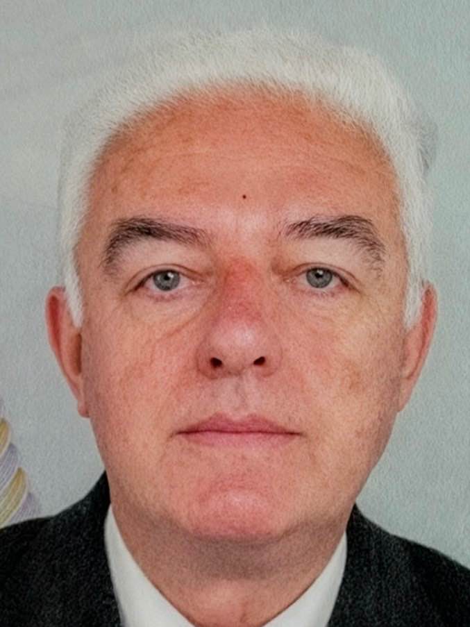 Emro  Radović