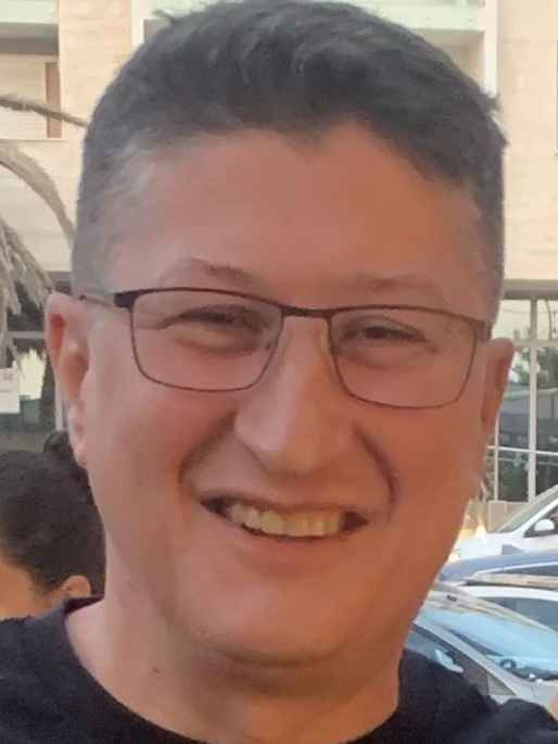  Enes  Đono