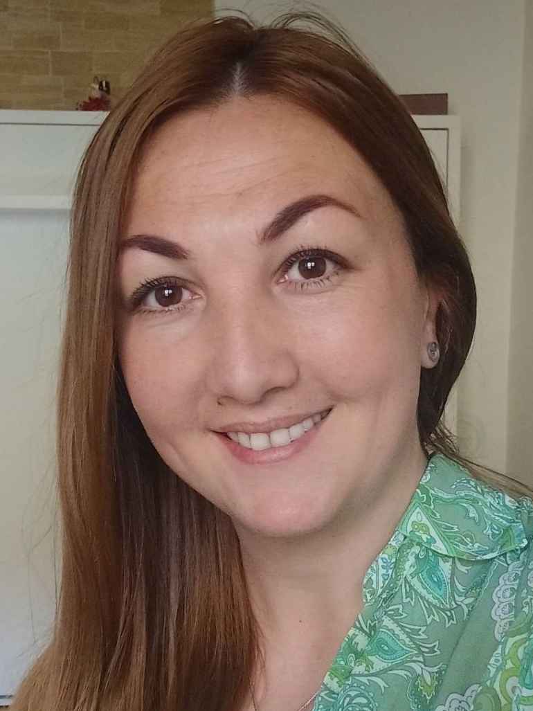 Azra  Delić